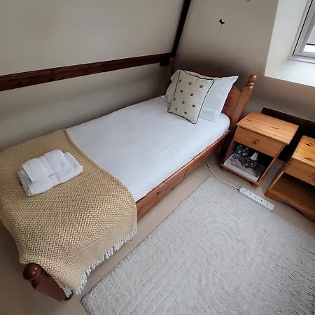 Cornerways Guest House-2